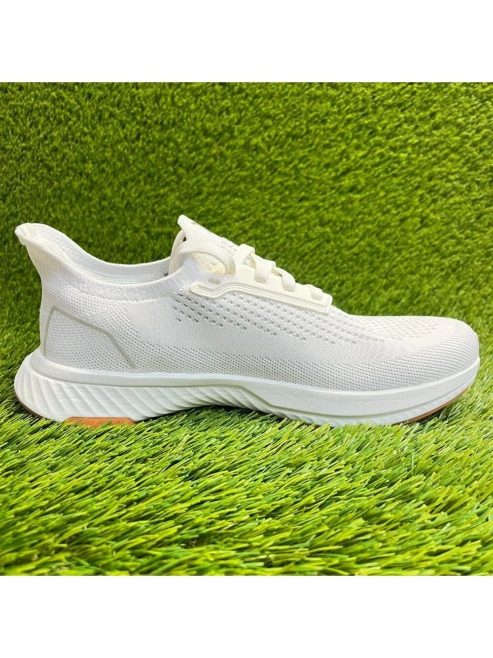 Flux Adapt Runner White Gum Womens Size 8.5 Mens Size 7 Running Athletic Shoes